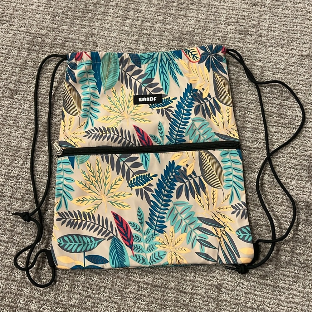NWOT DRAWSTRING BACKPACK